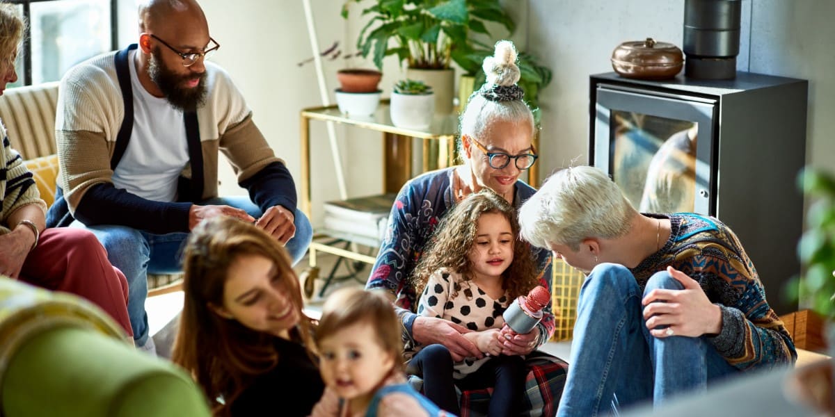 Hero image voor artikel:  Geld schenken aan je kind van 40 jaar of ouder: kan dat?