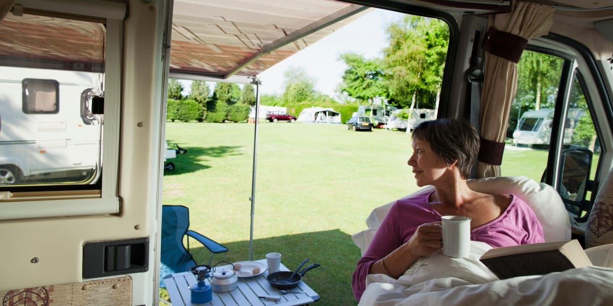 Hero image voor artikel:  Mag je permanent wonen in een camper?
